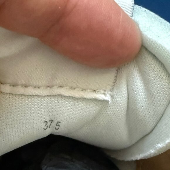 Retro runner sneakers - Picture 7 of 8